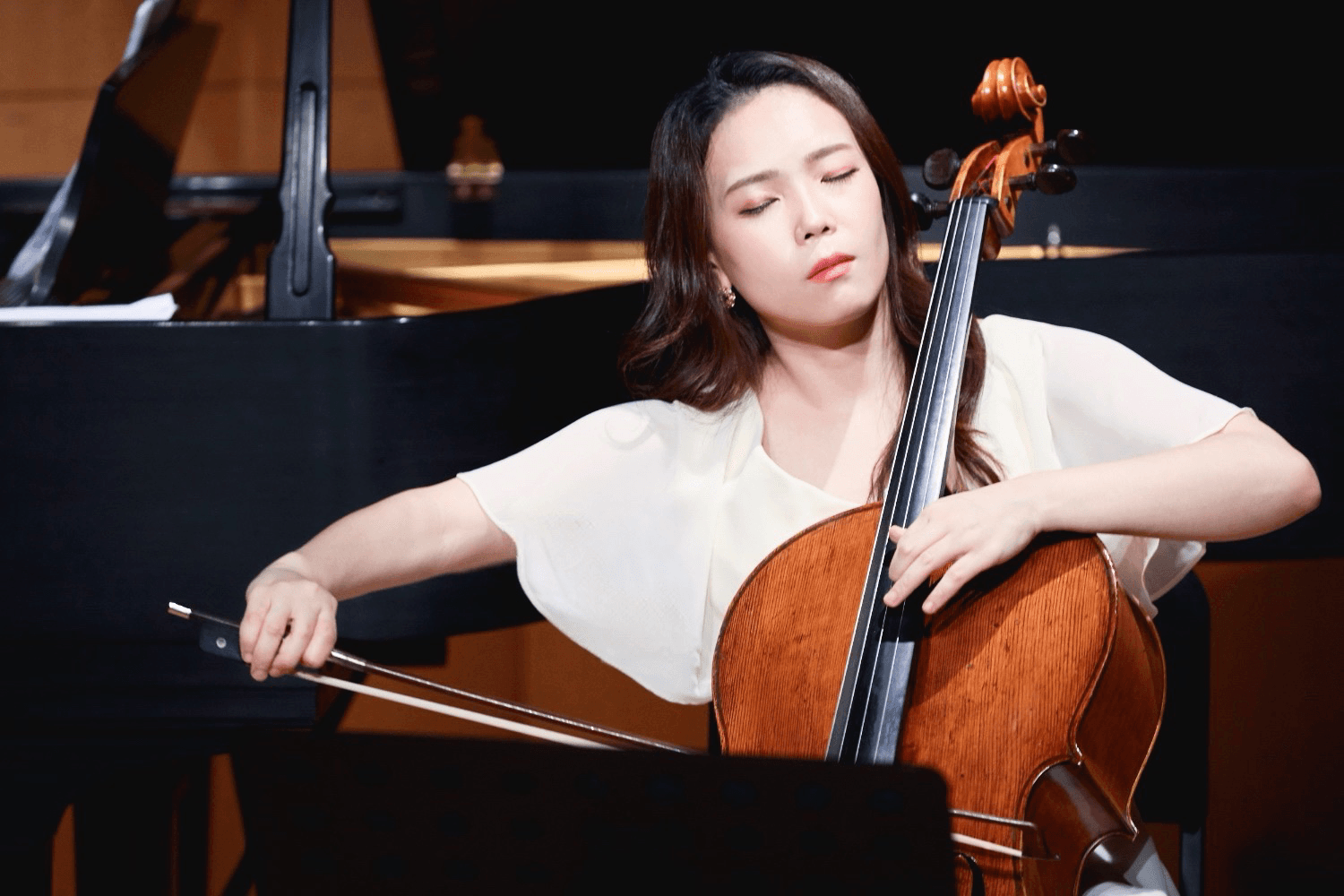 Hye Jee Kang playing